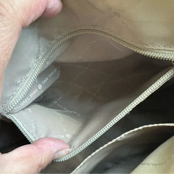 Michael Kors EUC Ciara Medium Saffiano Leather Satchel in Red - Picture 15 of 16